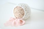 Baby girl bonnet - Alpaca yarn - Cream color - Photography props - Image 4