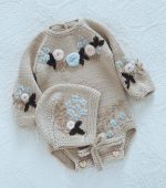 Hand-Knitted Merino Baby Romper and Bonnet Set – Beige Photo Prop - Image 5