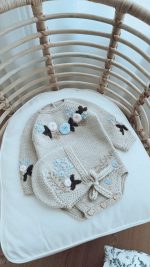 Hand-Knitted Merino Baby Romper and Bonnet Set – Beige Photo Prop - Image 3