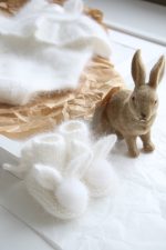Baby bunny booties with fur pom poms in milky white color - Photography props - Image 3