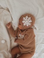 Merino Wool Baby Romper and Bonnet Set – Snowflake Outfit - Image 8