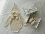 Merino Wool Baby Romper Set – Newborn Outfit with Bonnet & Booties