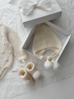 Merino Wool Baby Romper Set – Newborn Outfit with Bonnet & Booties - Image 4