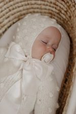 Long sleeve popcorn romper and bonnet with fabric ties - Set of 2 - Photography props - Image 8