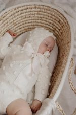 Long sleeve popcorn romper and bonnet with fabric ties - Set of 2 - Photography props - Image 7