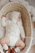 Long sleeve popcorn romper and bonnet with fabric ties - Set of 2 - Photography props - Image 6