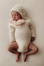 Baby Girl Photo Prop Set – Alpaca Romper and Bonnet