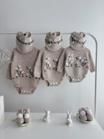 Set of 3 pieces Romper Bonnet & Booties - Image 7