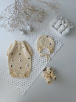0-3 months Cotton Baby Romper Set – Bonnet and Booties Bee and Flower Embroidery - Image 6